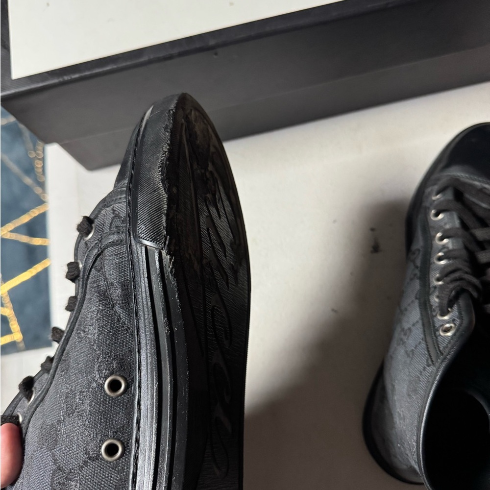 - Sneakers Gucci